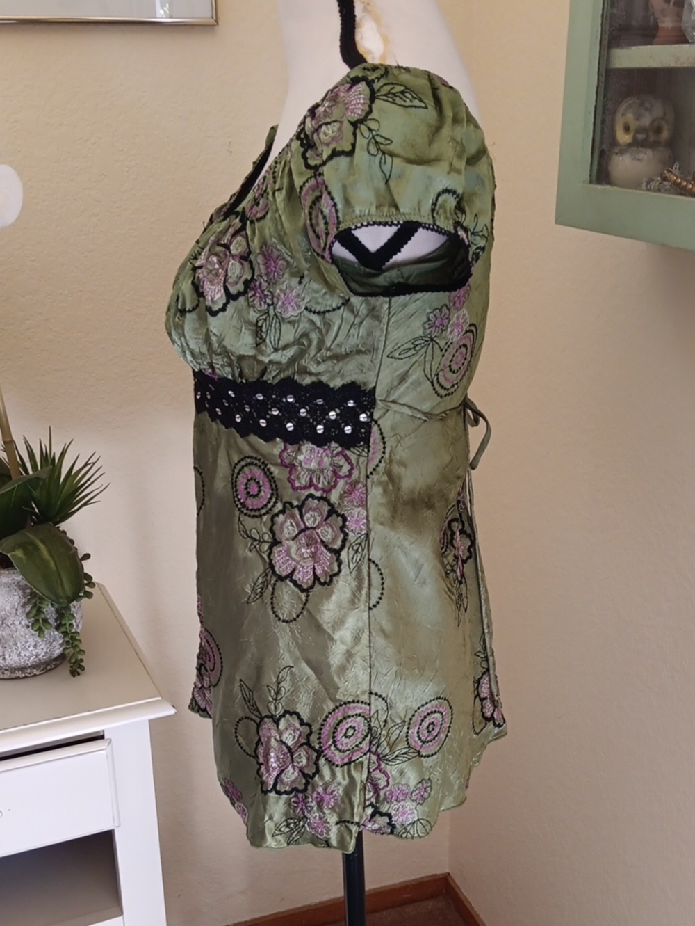 Heart Soul Olive Green Satin Top with Black Lace and Pink Floral Embroidery. Y2K - Picture 4 of 12